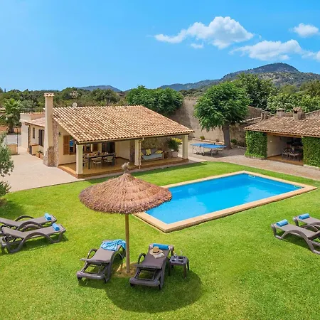 Family Between Pollenca Towns Villa *