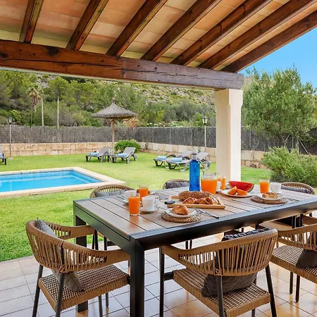 Family Between Pollenca Towns Villa