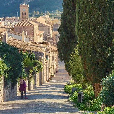 Villa Family Between Pollenca Towns *